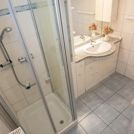 Apartment Haus Zur Linde 1 *